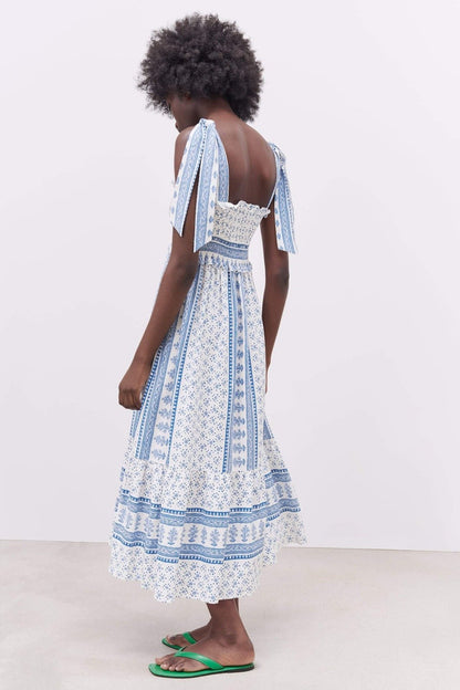 Gracefully Styled Dress for Any Occasion