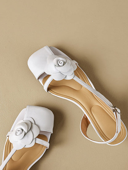 Well Tailored Sandals with a Graceful Silhouette