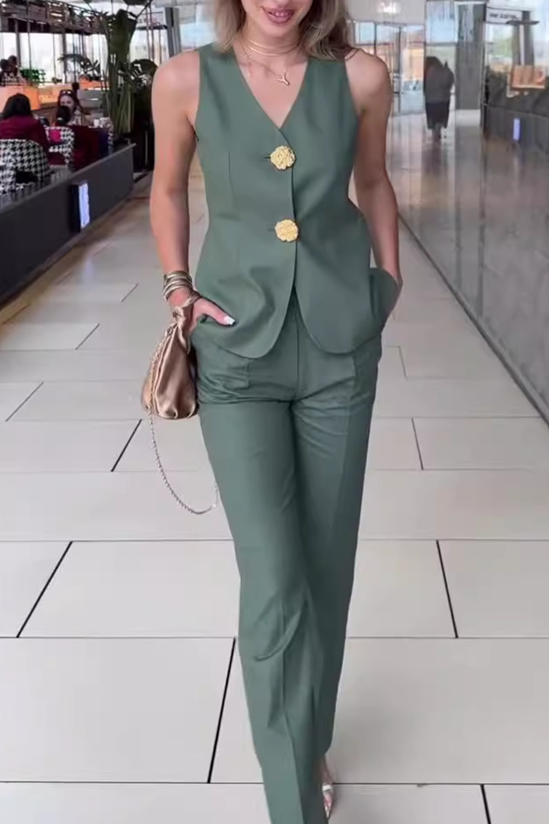 Sophisticated Garment with a Clean Classic Look