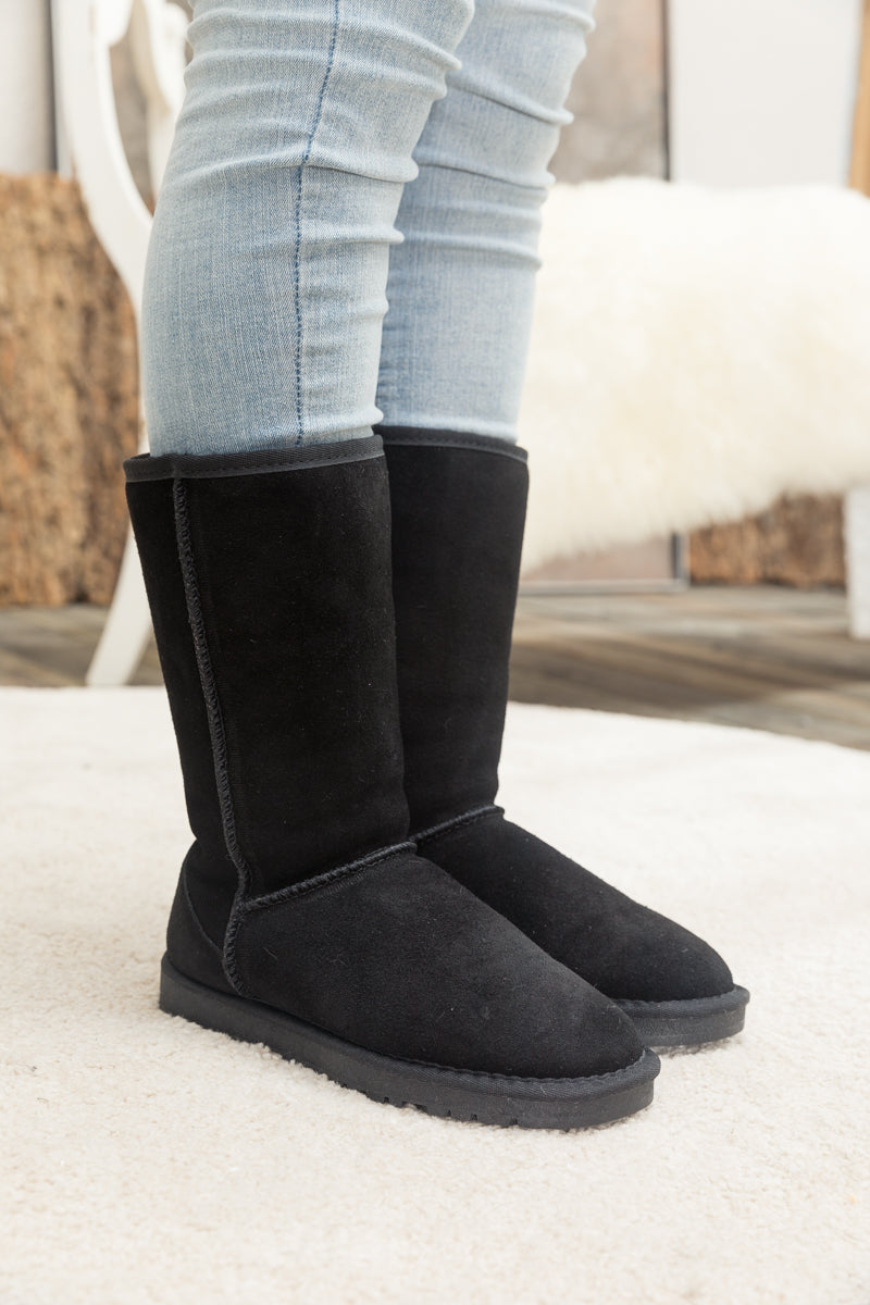 Polished Boots with an Effortless Classic Look