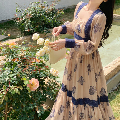 Classic Vintage Dress with a Flattering Fit