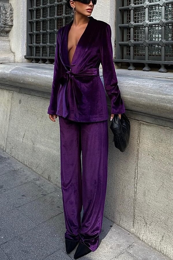 A Vintage Style Pants with Delicate Timeless Details