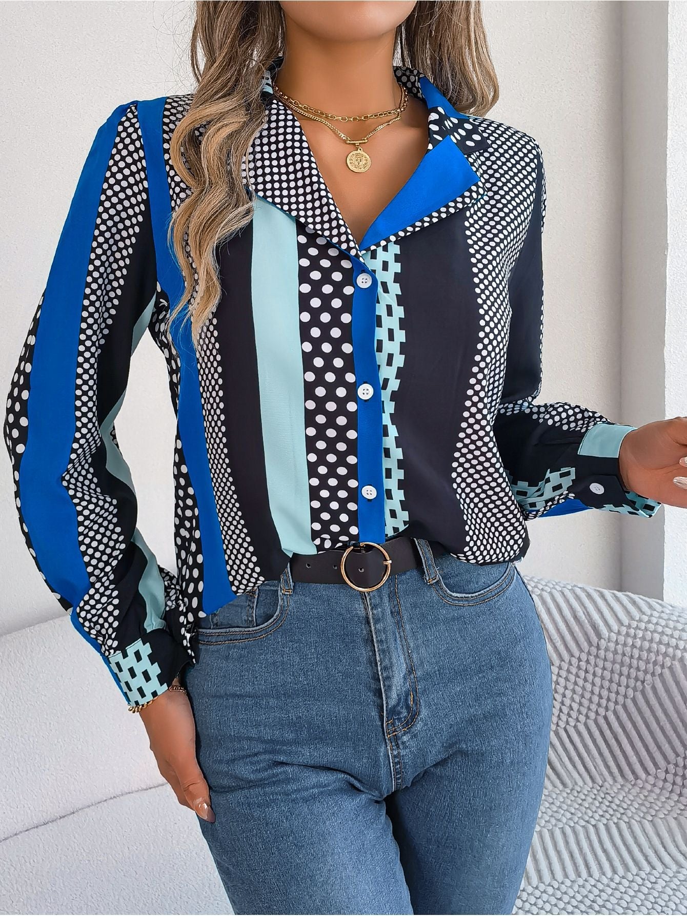 Well Tailored Shirt with a Graceful Silhouette