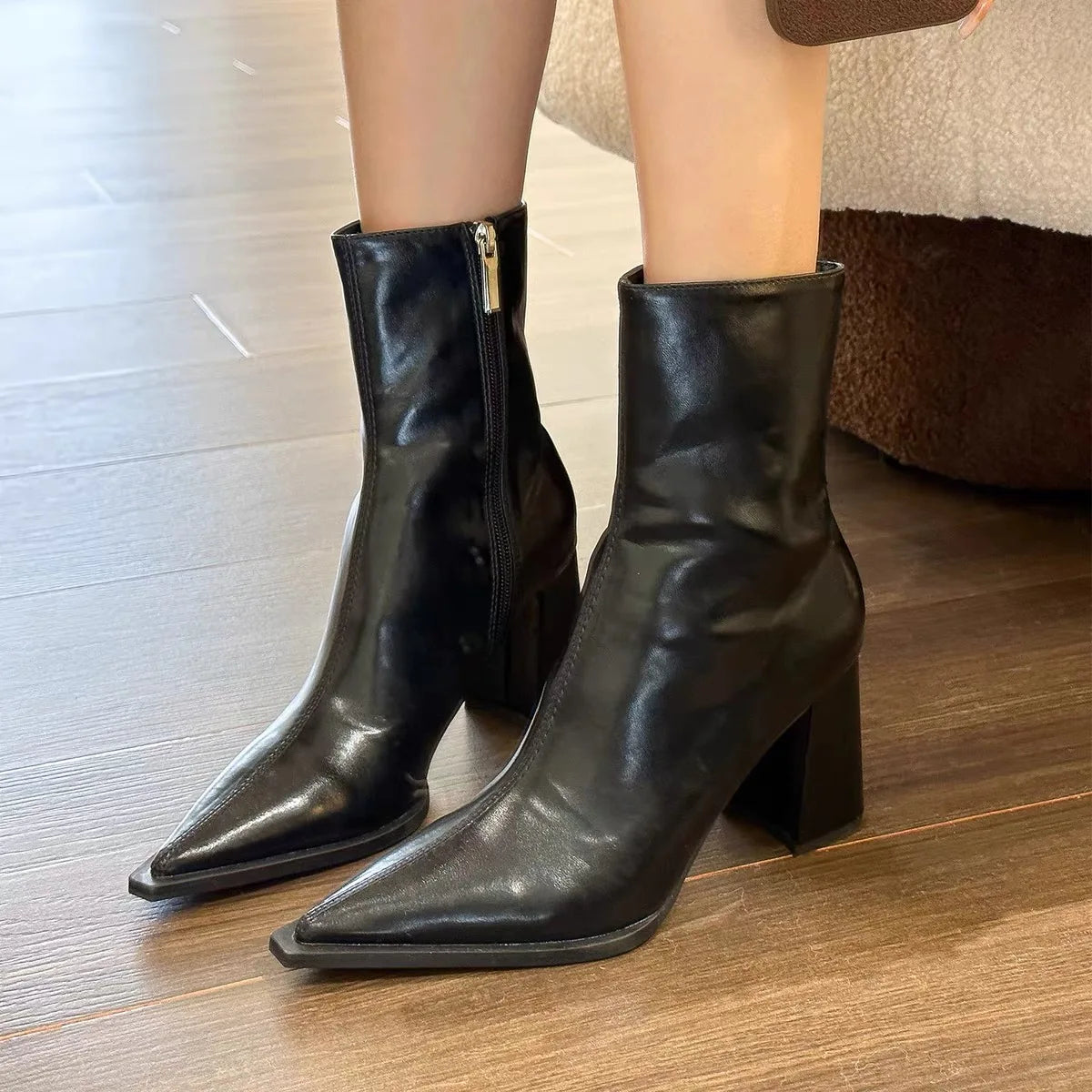 Effortlessly Elegant Shoes with a Timeless Design