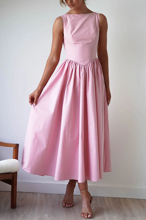 Gracefully Styled Dress for Any Occasion