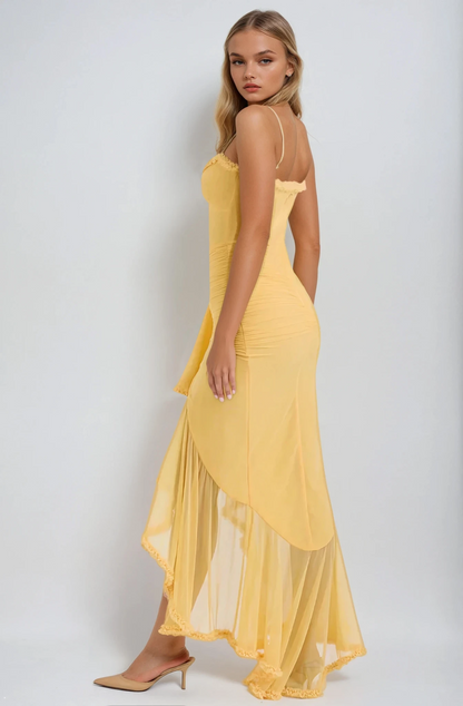 Well Tailored Garment with a Graceful Silhouette