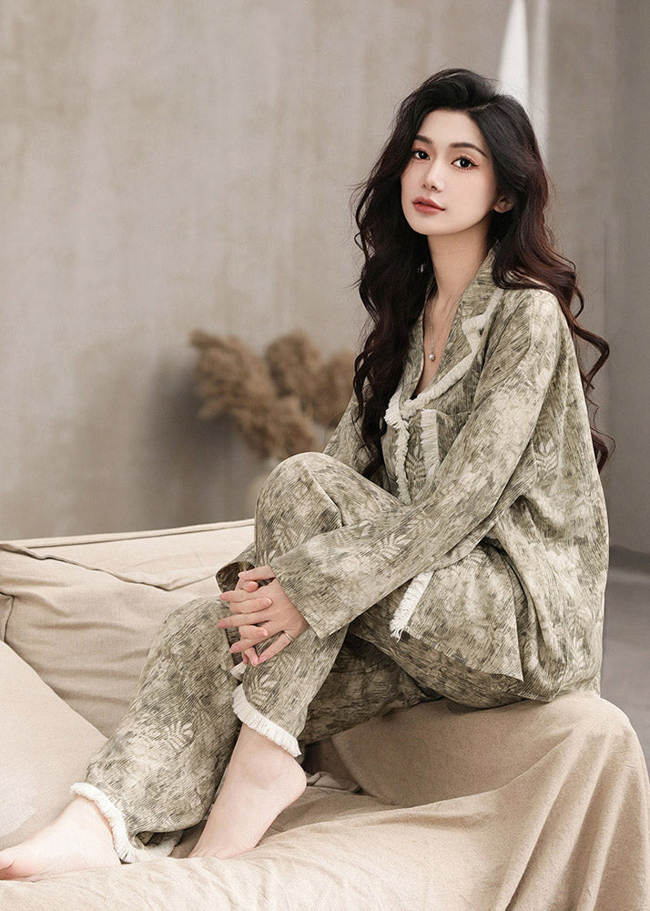 Effortlessly Elegant Garment with a Timeless Design