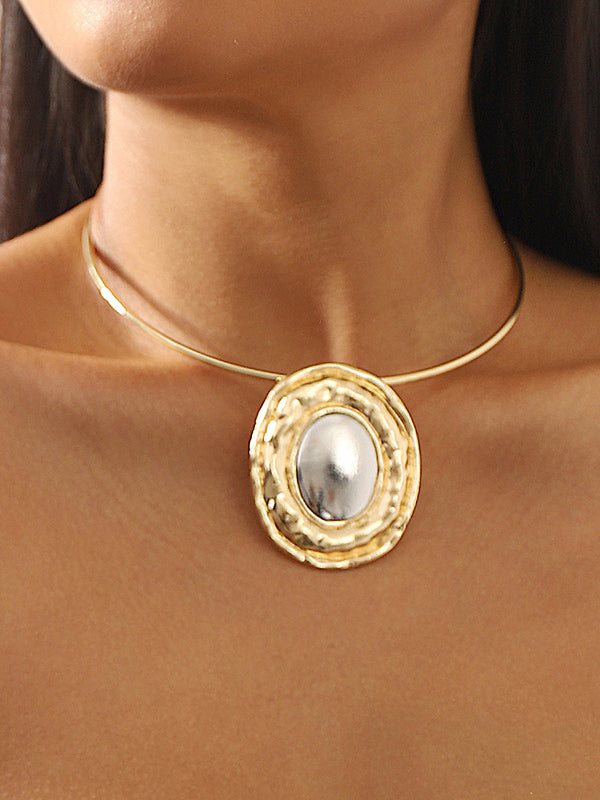 Effortlessly Elegant Garment with a Timeless Design