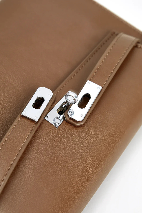 Sophisticated Garment with a Clean Classic Look