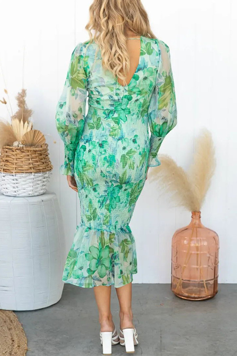 Sophisticated Dress with a Clean Classic Look