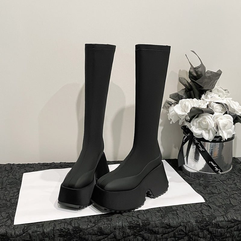 Well Tailored Boots with a Graceful Silhouette