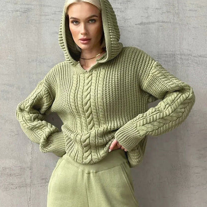 Effortlessly Elegant Sweater with a Timeless Design