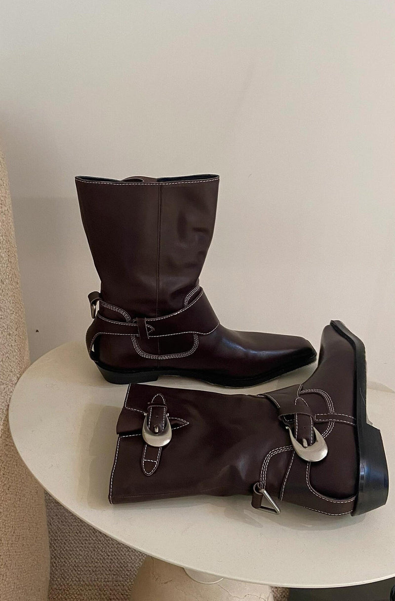 Elegantly Styled Boots for Everyday Wear