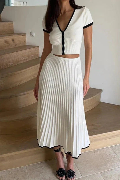 Effortlessly Elegant Garment with a Timeless Design