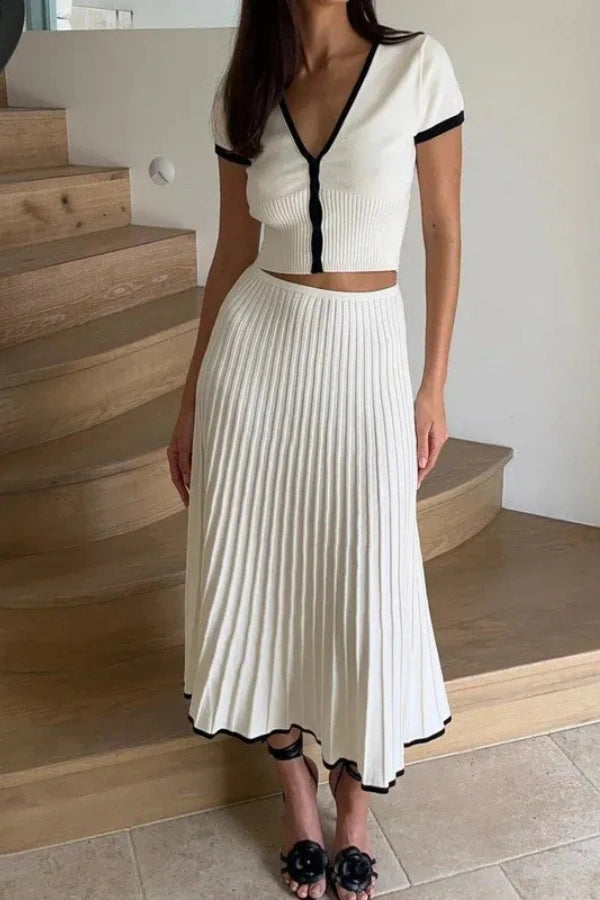 Effortlessly Elegant Garment with a Timeless Design