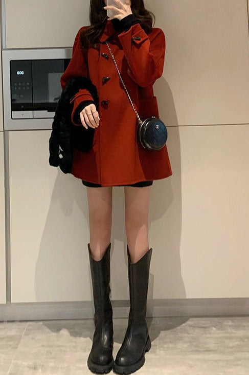 Elegantly Styled Coat for Everyday Wear