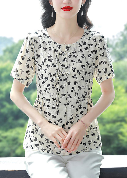 Beautifully Crafted Blouse in a Classic Style