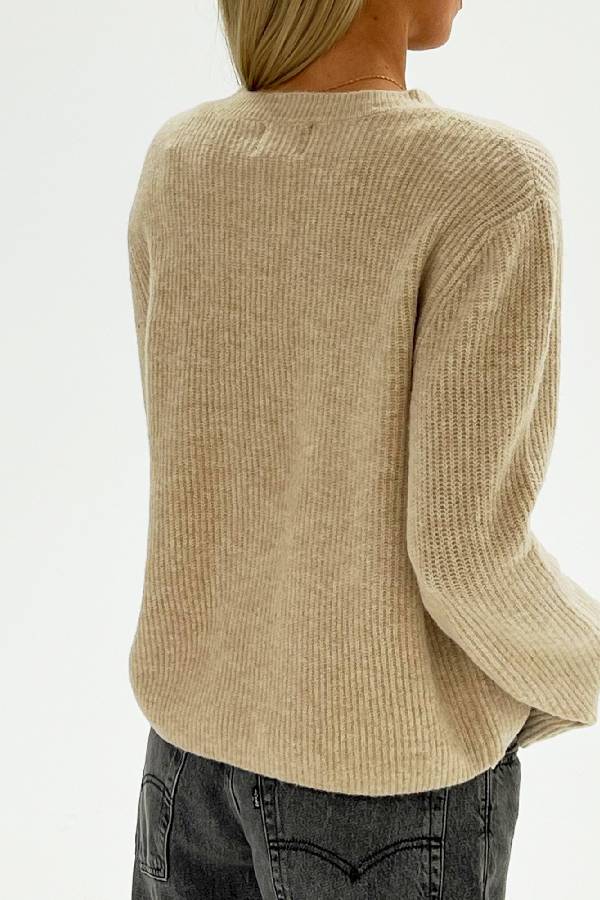 Gracefully Styled Garment for Any Occasion