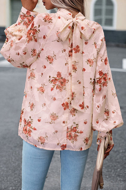 Well Tailored Top with a Graceful Silhouette