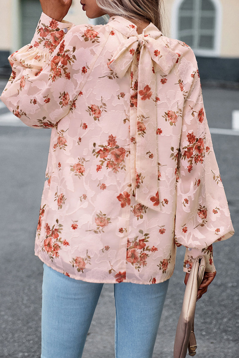 Well Tailored Top with a Graceful Silhouette