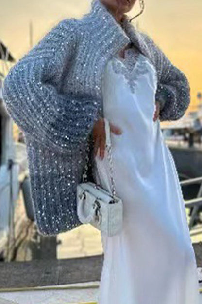 Well Tailored Sweater with a Graceful Silhouette