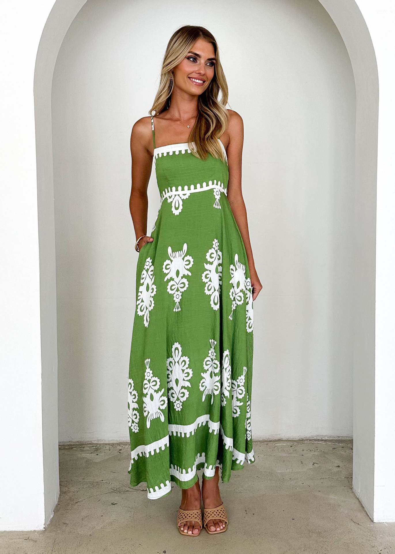 Classic Vintage Dress with a Flattering Fit