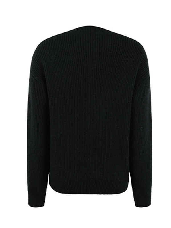Well Tailored Sweater with a Graceful Silhouette