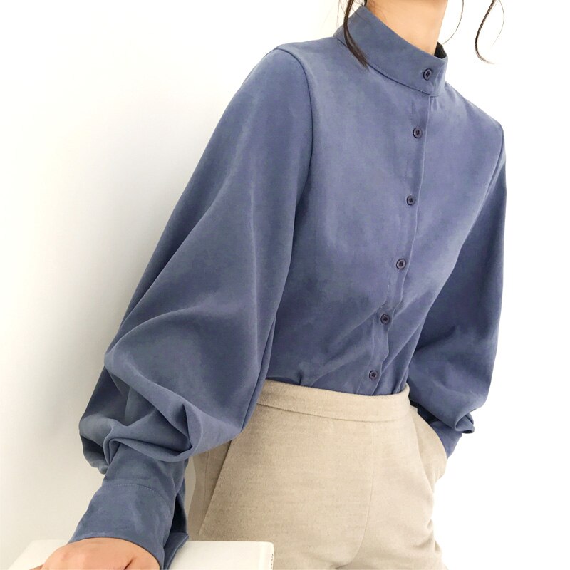 Effortlessly Elegant Blouse with a Timeless Design