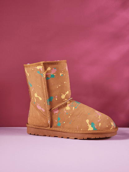 Well Tailored Boots with a Graceful Silhouette