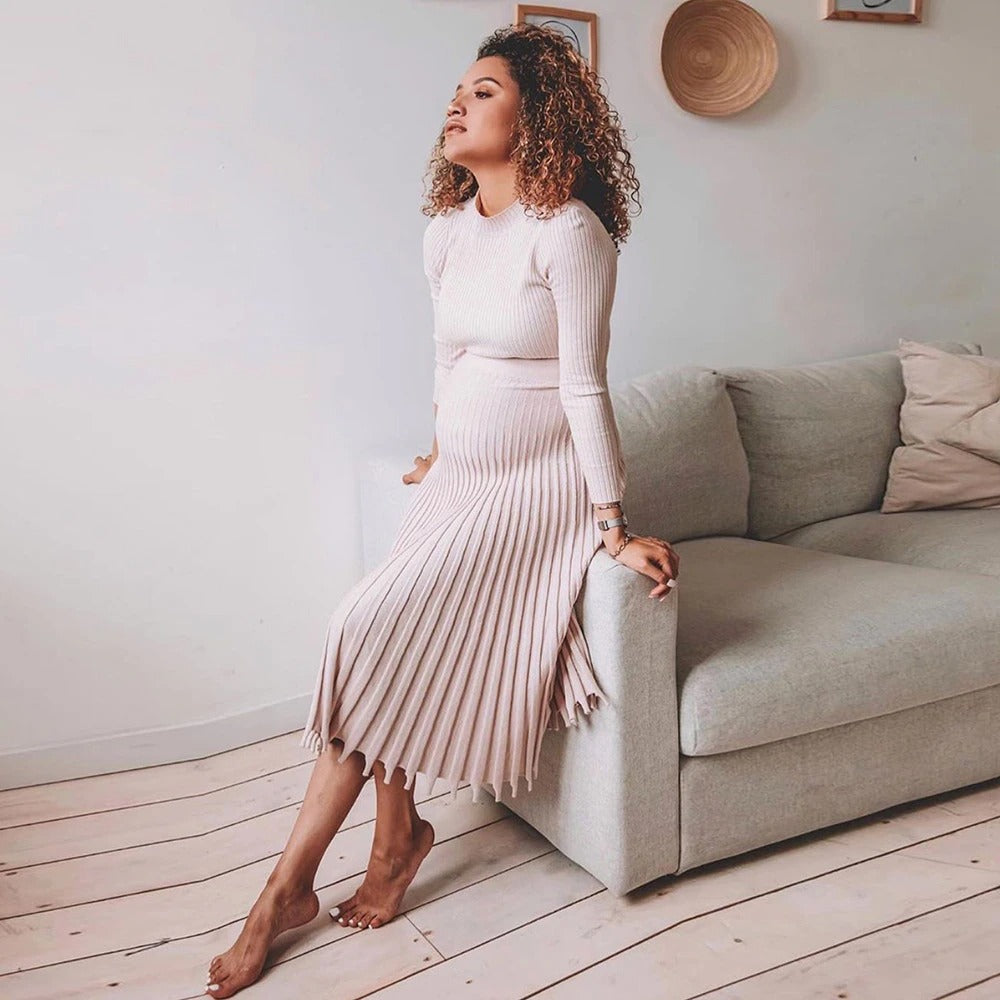 Classic Vintage Dress with a Flattering Fit