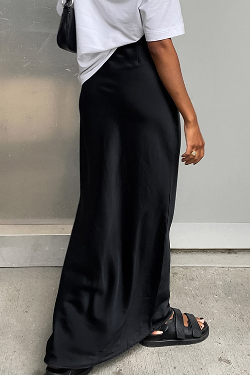 Effortlessly Elegant Garment with a Timeless Design