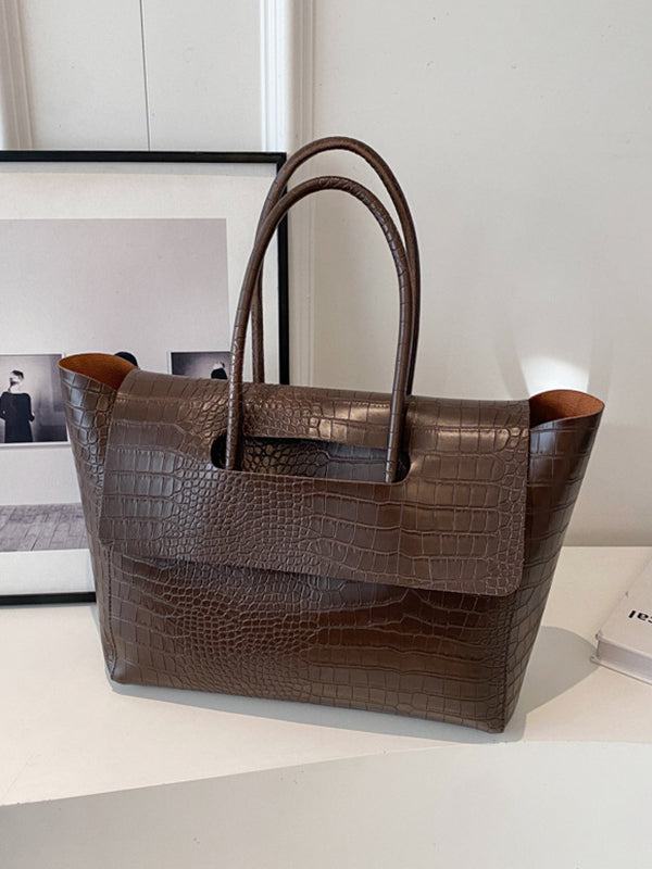Beautifully Finished Bag in a Timeless Design