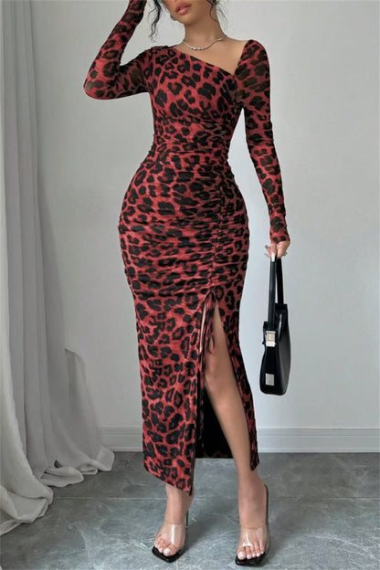 Well Tailored Dress with a Graceful Silhouette