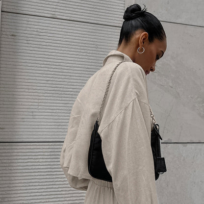 Well Tailored Trousers with a Graceful Silhouette