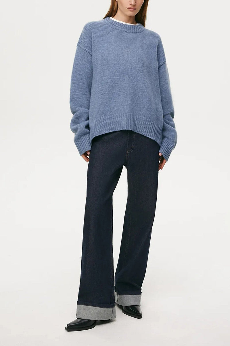 Well Tailored Sweater with a Graceful Silhouette