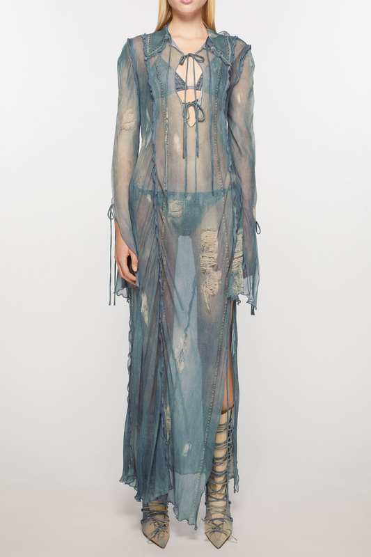 Beautifully Finished Dress in a Timeless Design