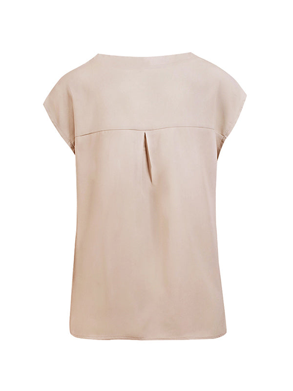 Classic Vintage Blouse with a Flattering Fit