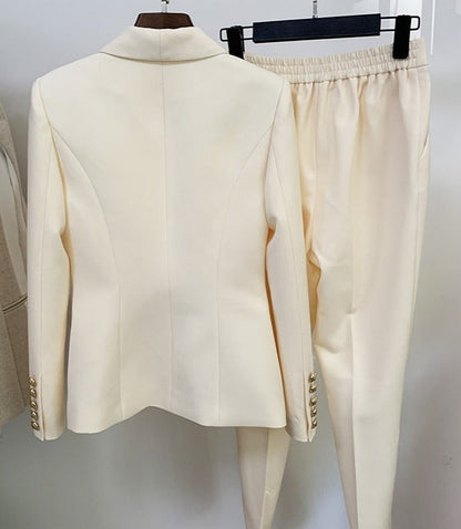 Effortlessly Elegant Garment with a Timeless Design