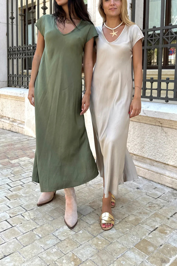 Polished Dress with an Effortless Classic Look