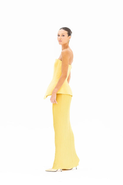 Gracefully Styled Garment for Any Occasion