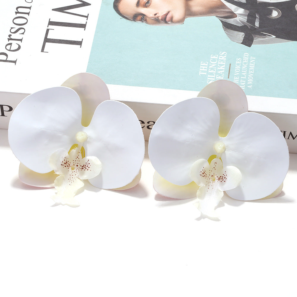 Effortlessly Elegant Garment with a Timeless Design