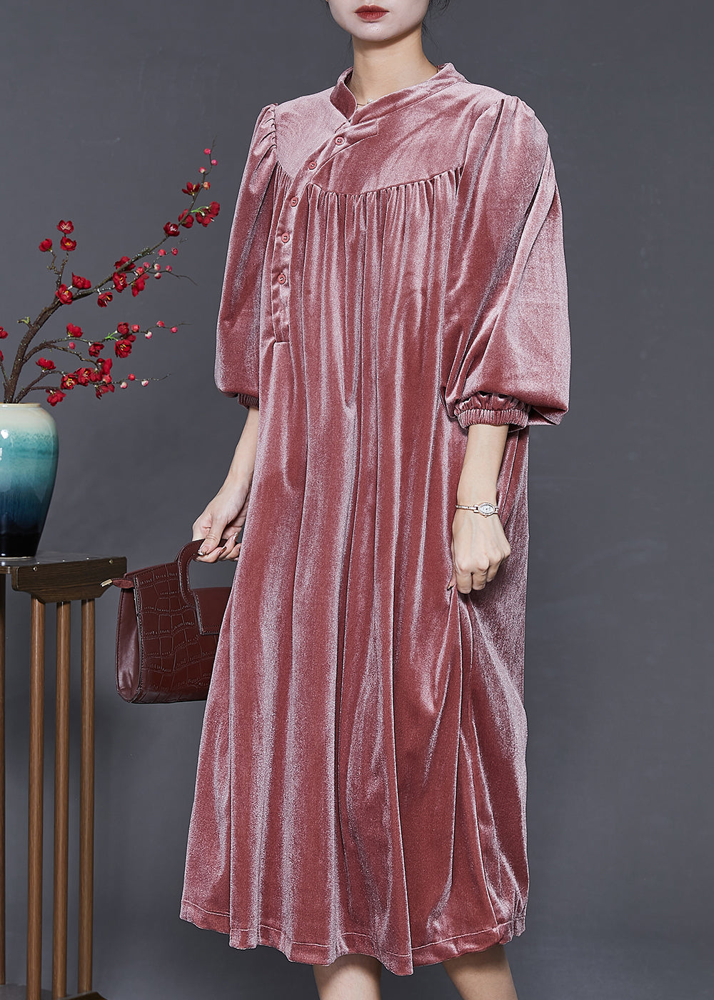 Classic Vintage Dress with a Flattering Fit