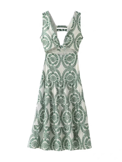 Sophisticated Dress with a Clean Classic Look