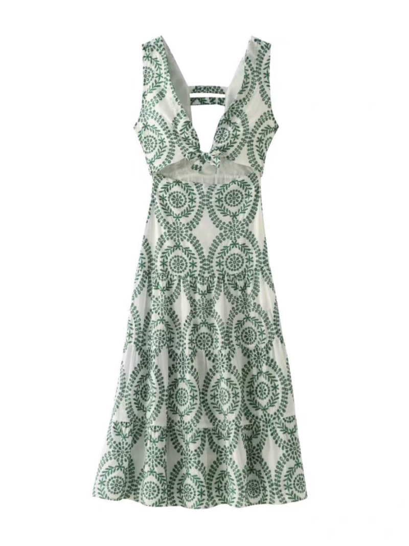 Sophisticated Dress with a Clean Classic Look
