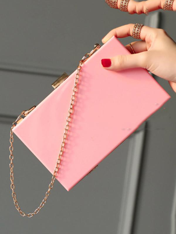 Sophisticated Bag with a Clean Classic Look
