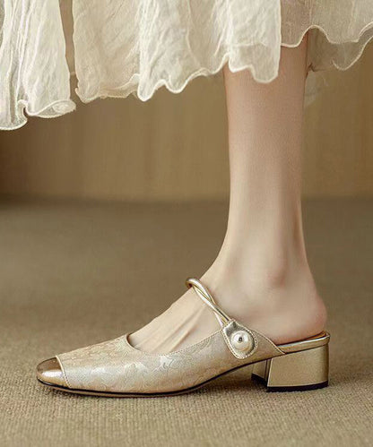 Effortlessly Elegant Sandals with a Timeless Design