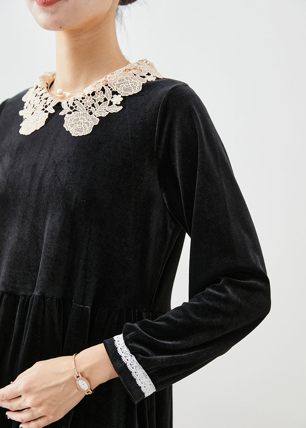 Gracefully Styled Dress for Any Occasion