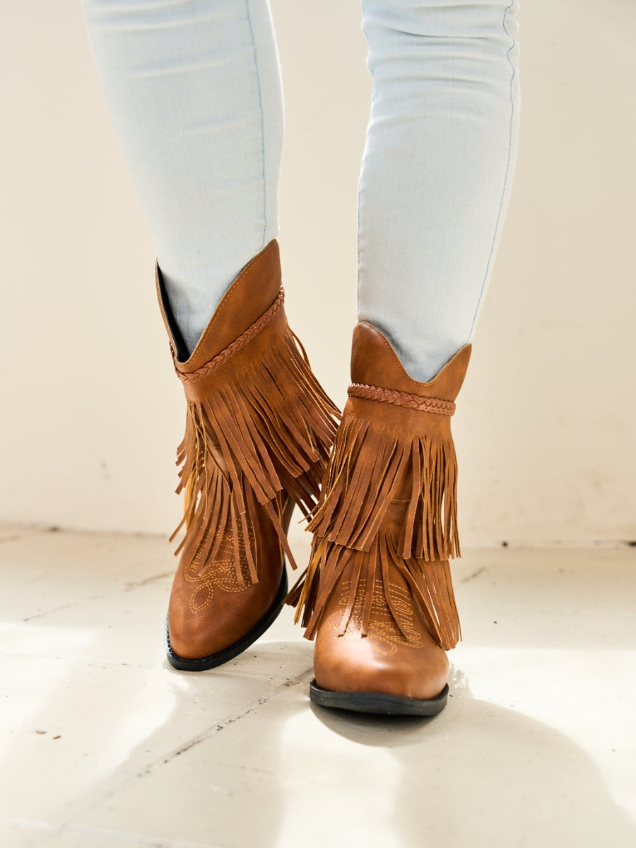 Gracefully Styled Boots for Any Occasion