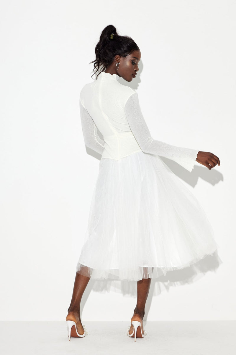 Effortlessly Elegant Dress with a Timeless Design