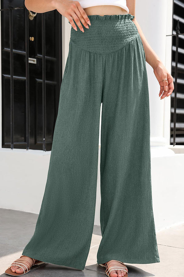 Elegantly Styled Trousers for Everyday Wear